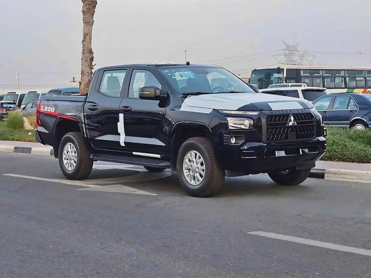 Mitsubishi L200 GLX 2.4L PETROL / MT / HIGH OPTION / CODE# L2DDMB-2-2