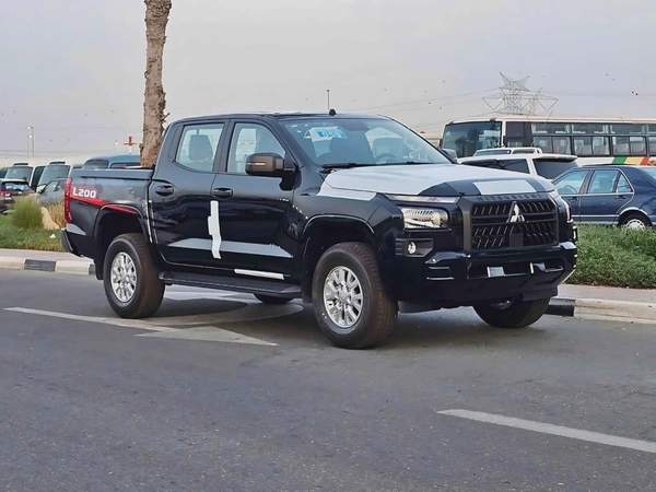 Mitsubishi L200 GLX 2.4L PETROL / MT / HIGH OPTION / CODE# L2DDMB