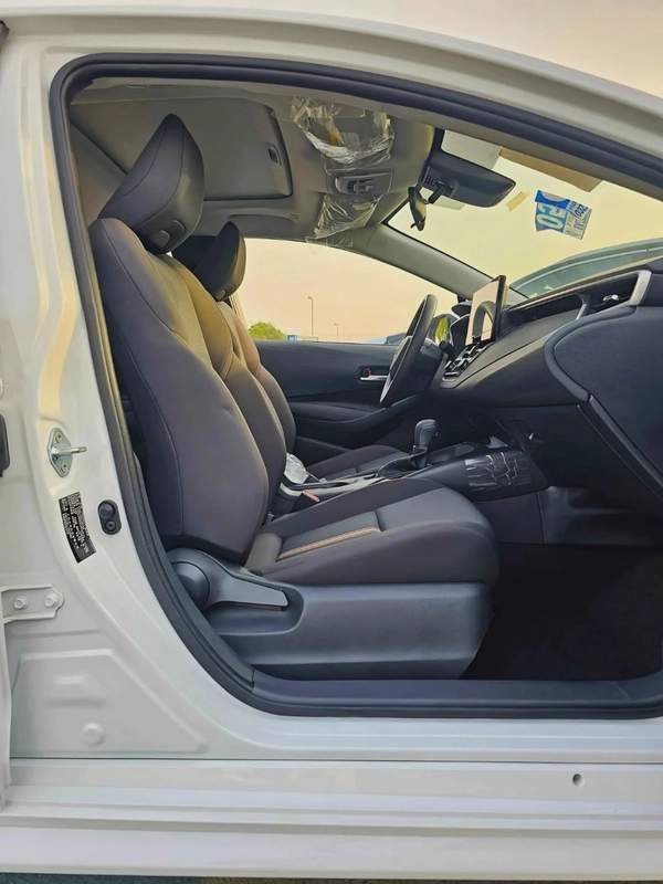 Toyota Levin HEV LUXURY HYBRID/ 1.8L PETROL A/T / SUNROOF, REAR CAMERA/CODE # LL18HEV