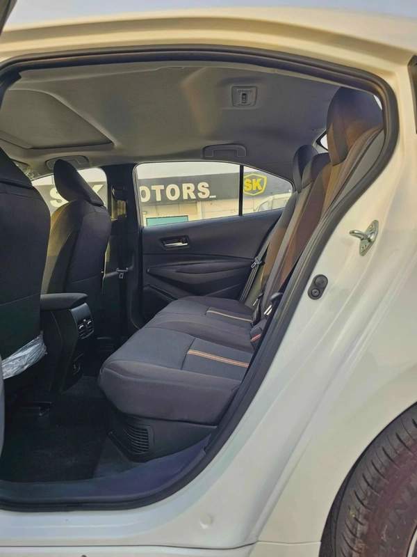 Toyota Levin HEV LUXURY HYBRID/ 1.8L PETROL A/T / SUNROOF, REAR CAMERA/CODE # LL18HEV