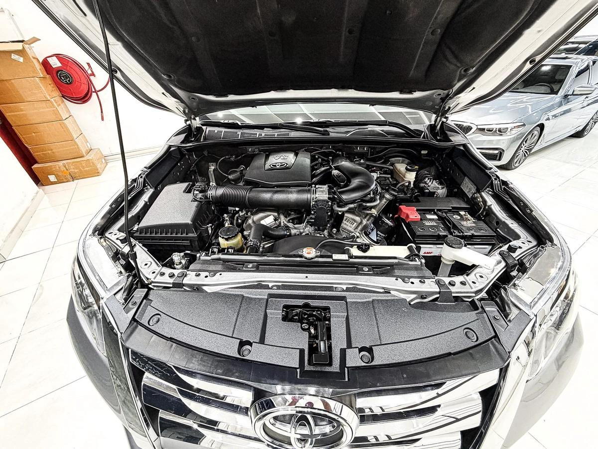 Massive Price Drop!!! // AED 1,550 // 20%DP // 2019 Toyota Fortuner VXR-2-2