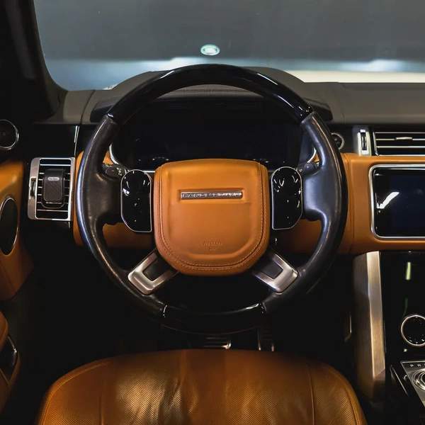 AED 3,161 pm • 0% Downpayment • Range Rover Vogue SE P400 • 1 Year Warranty