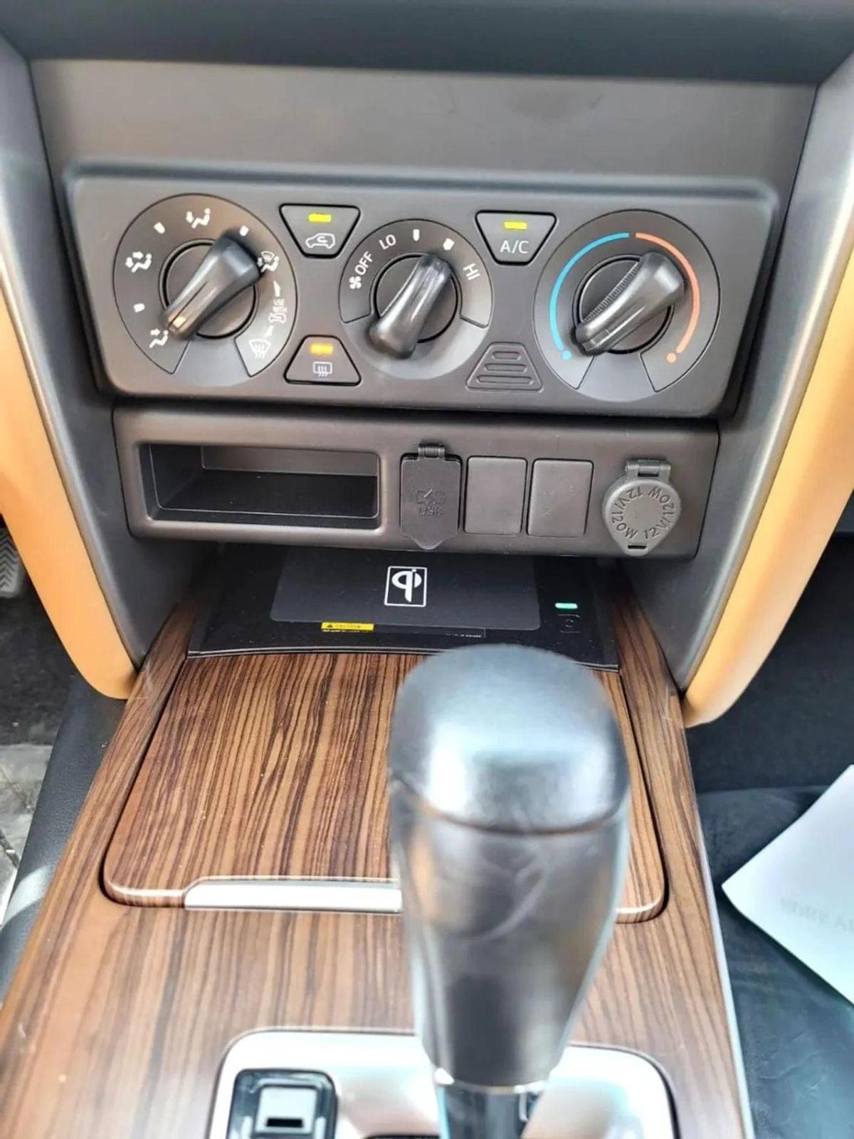 Toyota Fortuner Fortuner 2WD 2.7L petrol 2023-8-8