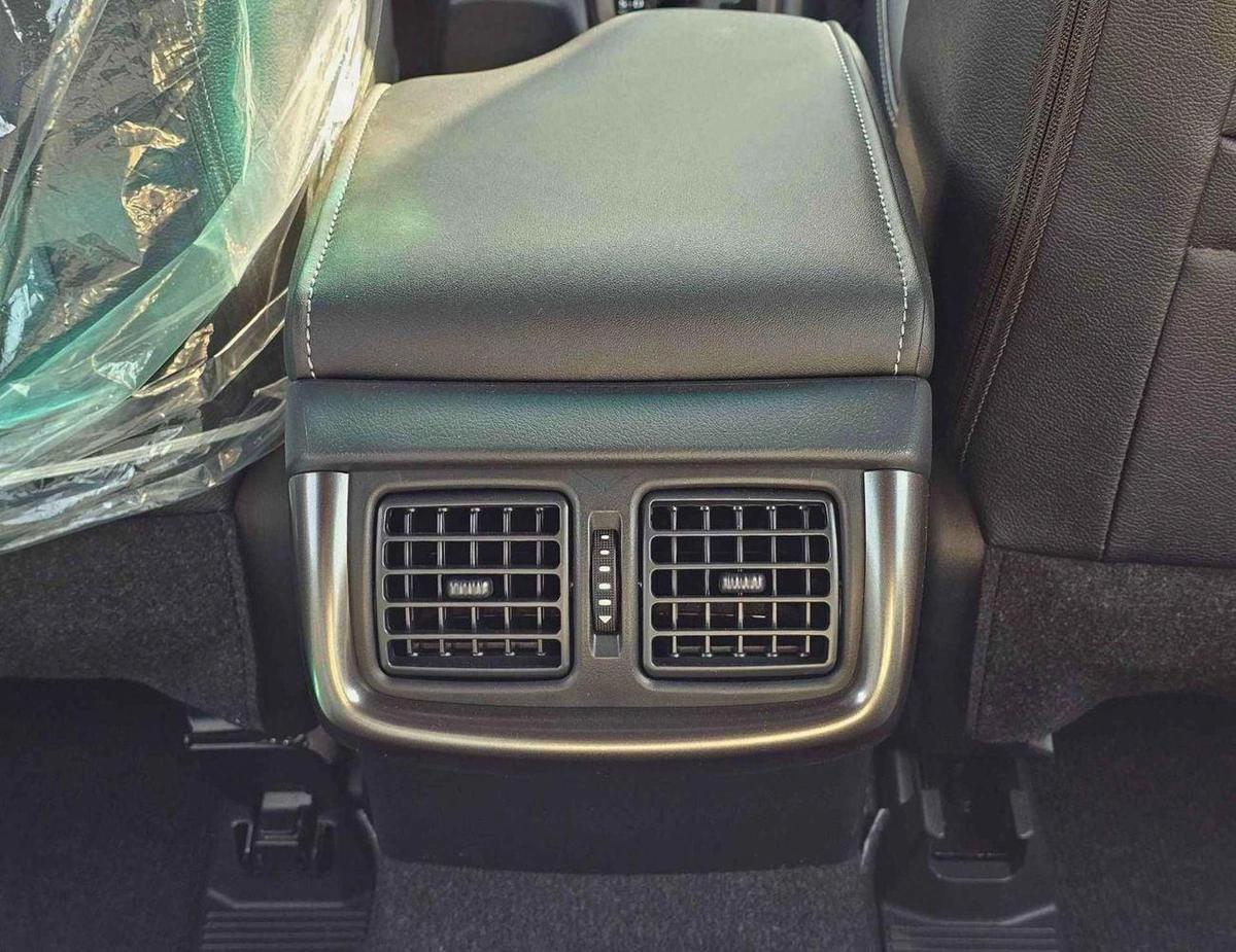 Toyota Hilux GR SPORT WIDE BODY / 4.0L PETROL V6 /OVER FENDER /T-TRONIC/360*CAMERA/DRIVER PWR SEAT (CODE# HGRP2)-13-13