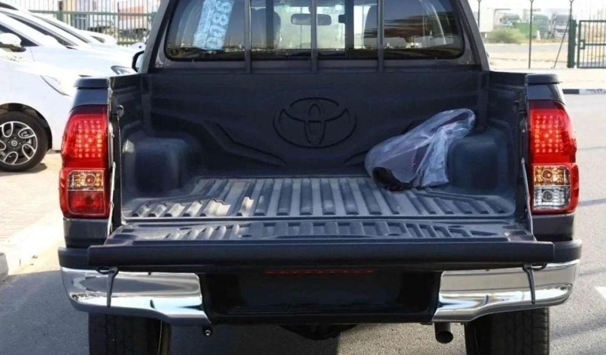Toyota Hilux Toyota Hilux AT 2.4L Mid AT DIESEL-3-3