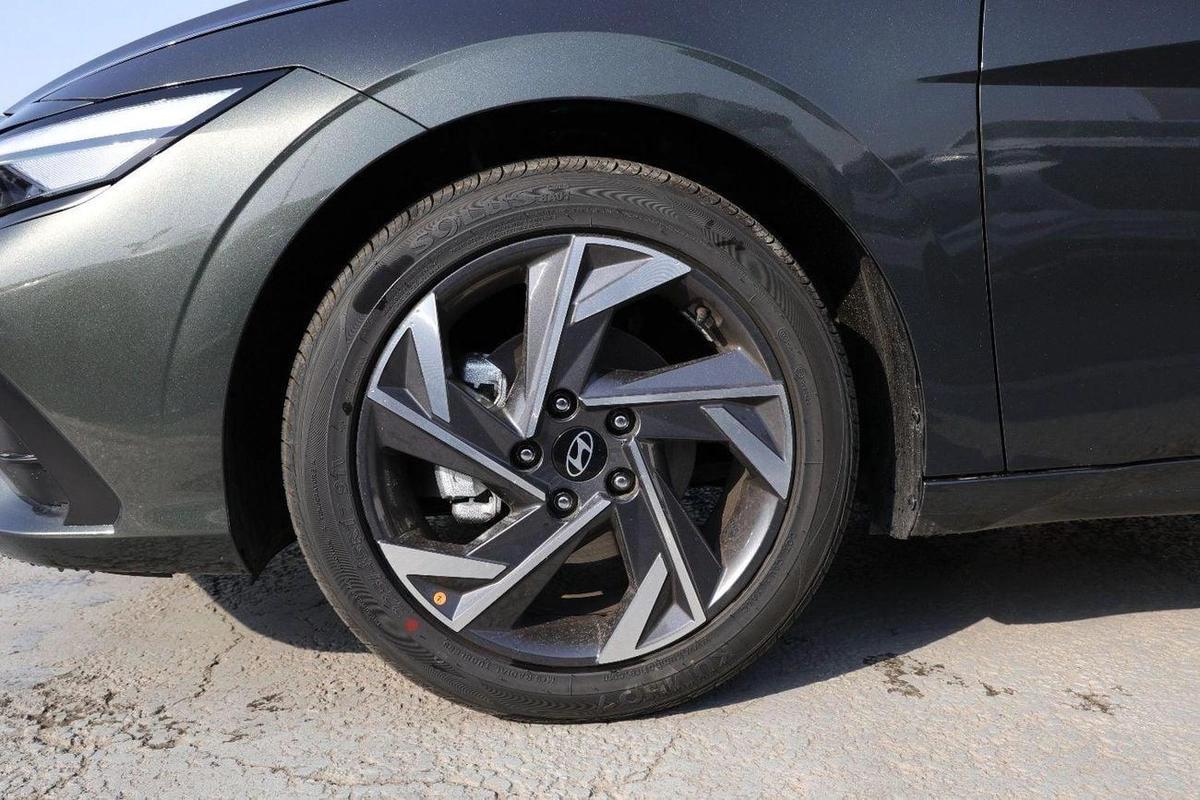 Hyundai Elantra-11-11