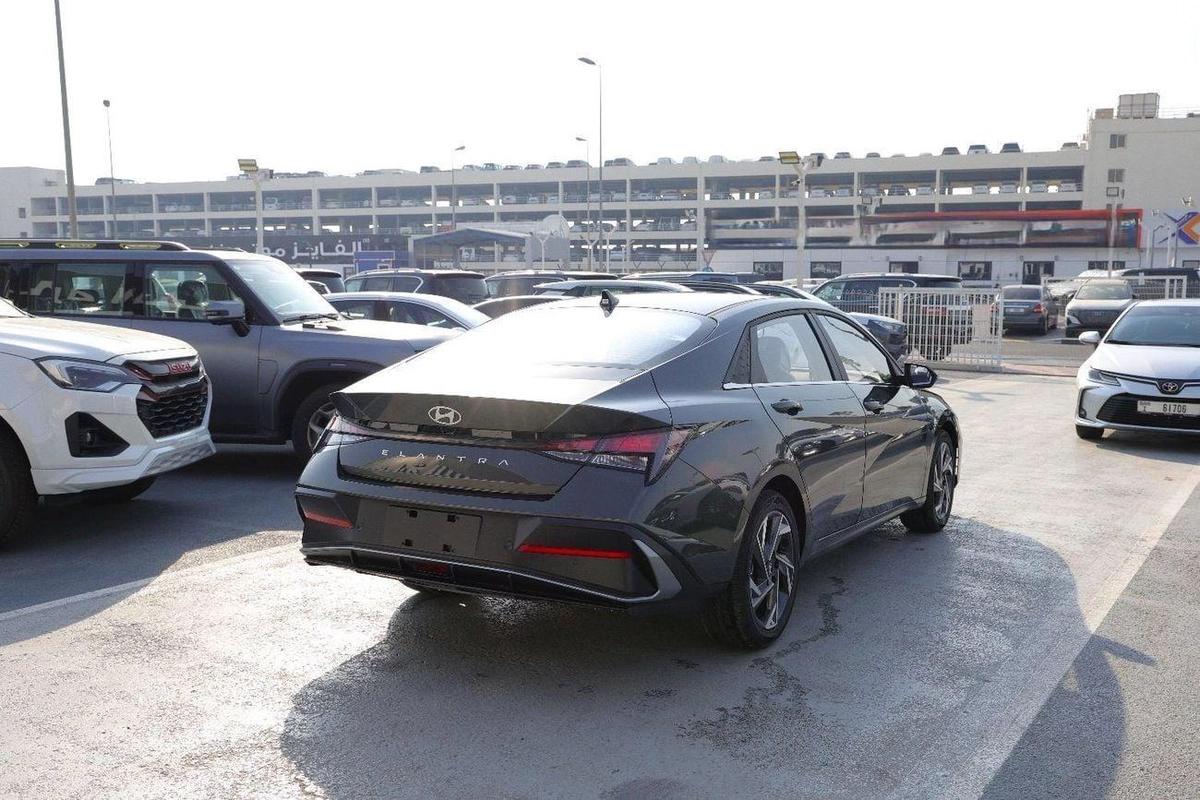 Hyundai Elantra-14-14