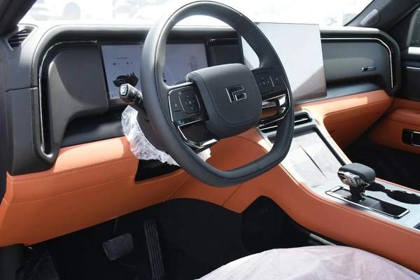 ROX 01 ( PHEV ) | VIP 6 SEATS AWD 2025 | BLACK LIKE