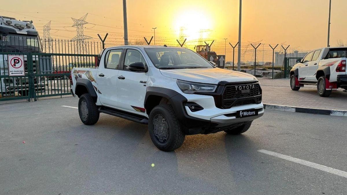 Toyota Hilux GR Sport 4.0L - Toyota Hilux - 2025 – 4.0L V6 4x4 (GCC)-0-0