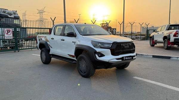 Toyota Hilux GR Sport 4.0L - Toyota Hilux - 2025 – 4.0L V6 4x4 (GCC)