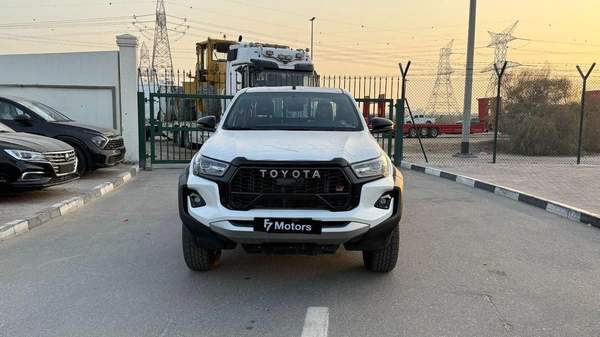 Toyota Hilux GR Sport 4.0L - Toyota Hilux - 2025 – 4.0L V6 4x4 (GCC)