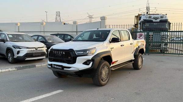 Toyota Hilux GR Sport 4.0L - Toyota Hilux - 2025 – 4.0L V6 4x4 (GCC)