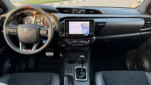Toyota Hilux GR Sport 4.0L - Toyota Hilux - 2025 – 4.0L V6 4x4 (GCC)