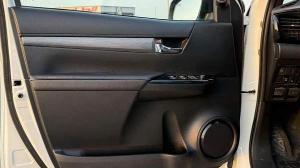 Toyota Hilux GR Sport 4.0L - Toyota Hilux - 2025 – 4.0L V6 4x4 (GCC)