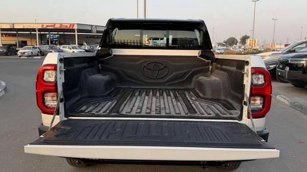 Toyota Hilux GR Sport 4.0L - Toyota Hilux - 2025 – 4.0L V6 4x4 (GCC)