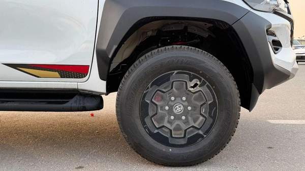 Toyota Hilux GR Sport 4.0L - Toyota Hilux - 2025 – 4.0L V6 4x4 (GCC)