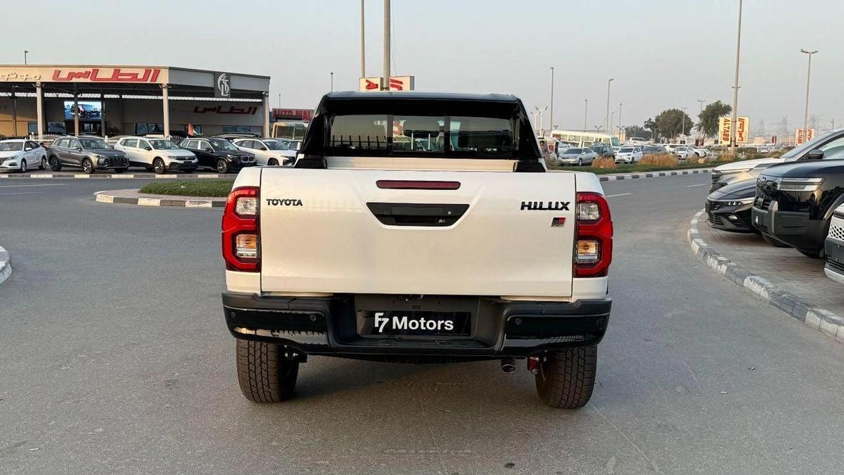 Toyota Hilux GR Sport 4.0L - Toyota Hilux - 2025 – 4.0L V6 4x4 (GCC)-19-19
