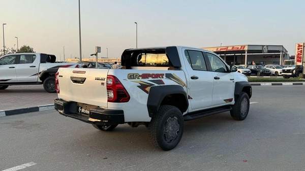 Toyota Hilux GR Sport 4.0L - Toyota Hilux - 2025 – 4.0L V6 4x4 (GCC)