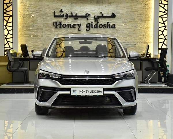 MG 5 ( 2025 Model ) in Silver Color GCC Specs