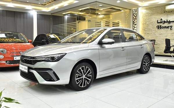 MG 5 ( 2025 Model ) in Silver Color GCC Specs
