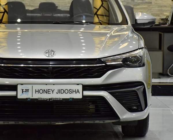 MG 5 ( 2025 Model ) in Silver Color GCC Specs