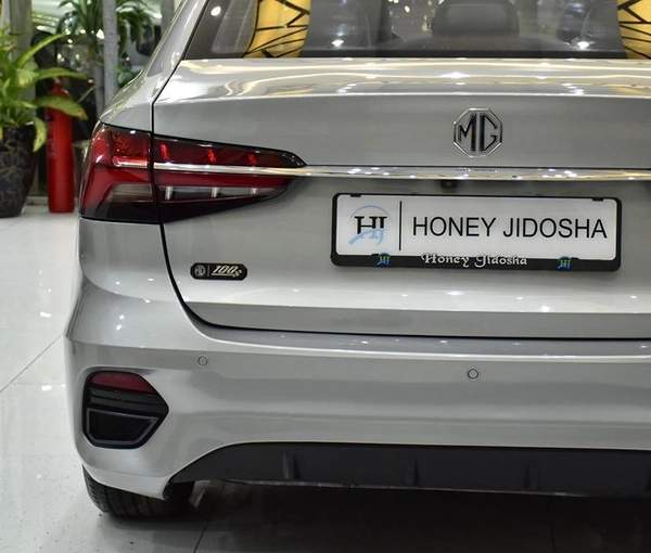 MG 5 ( 2025 Model ) in Silver Color GCC Specs