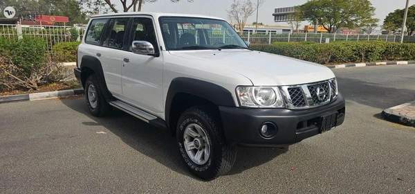 Nissan Patrol Safari GL 4.8L A/T (9 Seater)