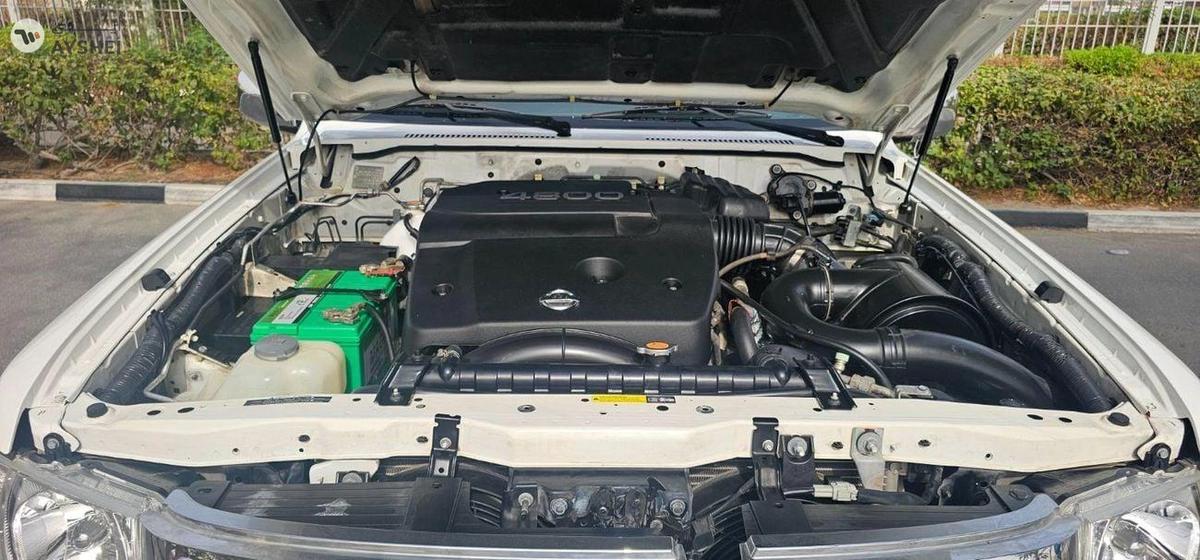 Nissan Patrol Safari GL 4.8L A/T (9 Seater)-4-4