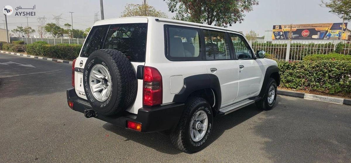 Nissan Patrol Safari GL 4.8L A/T (9 Seater)-7-7