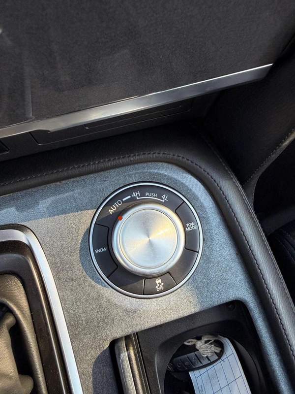 Nissan Armada SL Full Option ,Sunroof 4WD 2022 model