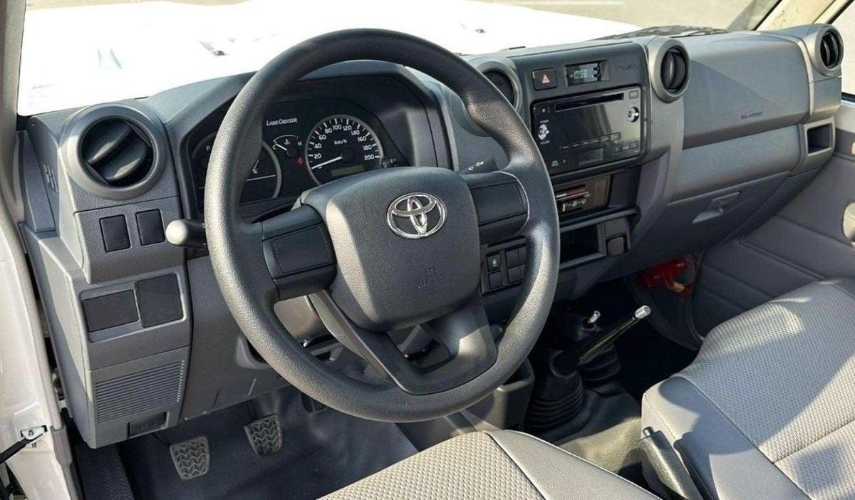 Toyota Land Cruiser Pick Up Toyota Land Cruiser Pick up LC79 SC 4.2L Diesel MY2025 V6 0KM-9-9