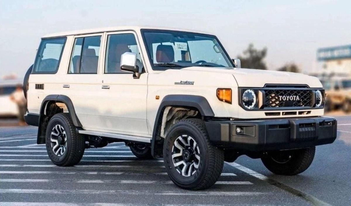 Toyota Land Cruiser 70 LX 2.8L LX 2.8L-0-0