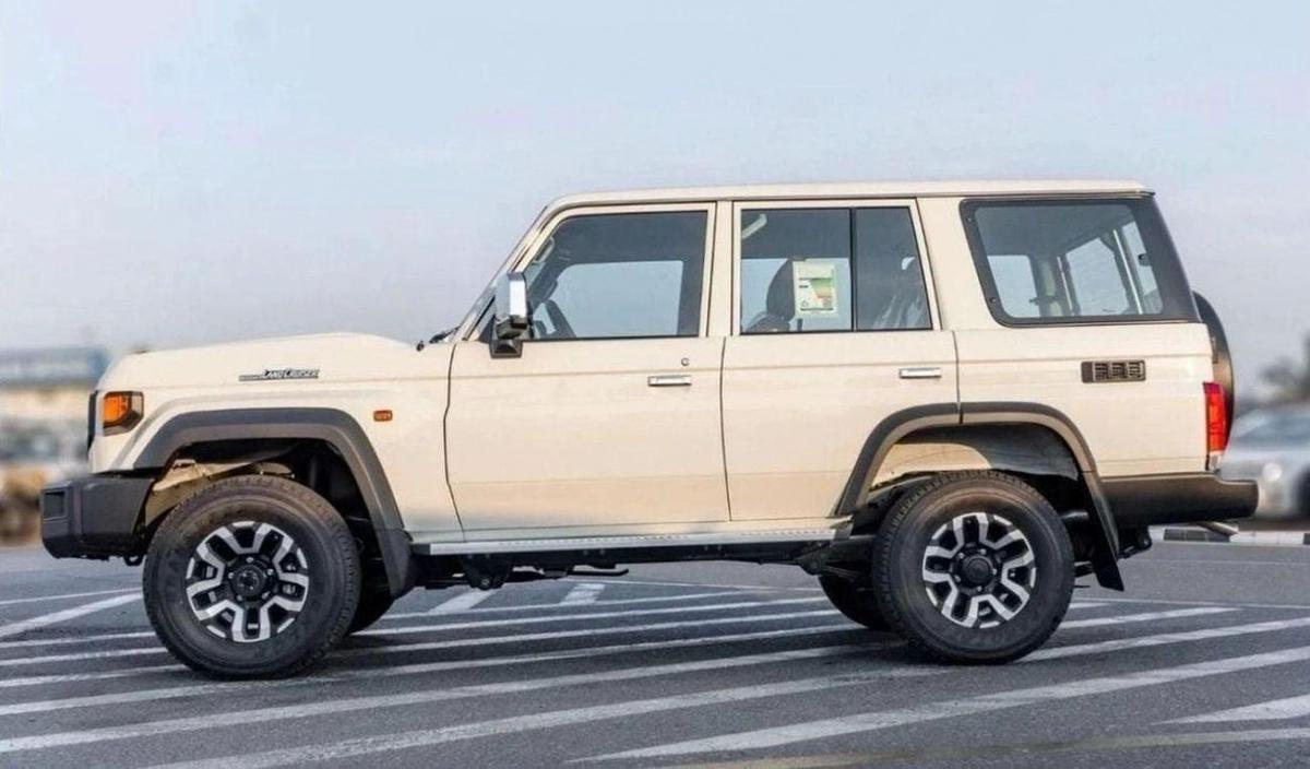Toyota Land Cruiser 70 LX 2.8L LX 2.8L-2-2