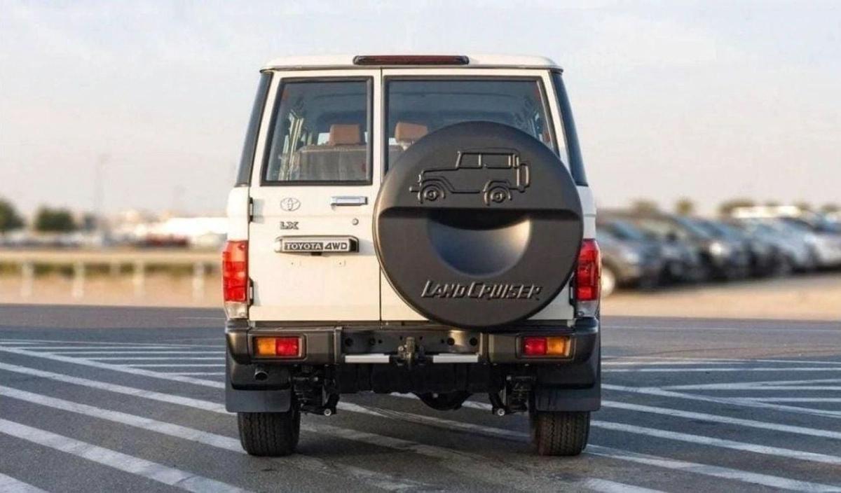 Toyota Land Cruiser 70 LX 2.8L LX 2.8L-3-3