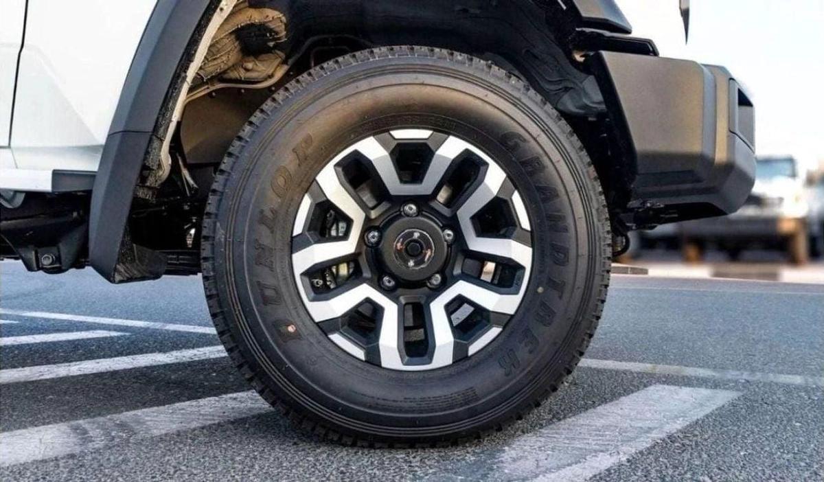 Toyota Land Cruiser 70 LX 2.8L LX 2.8L-6-6