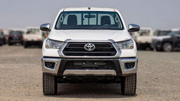 Toyota Hilux DC 2.7P AT mid option 4X4 MY2025 – WHITE