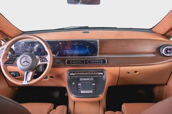 Brand New Mercedes Benz V300-GCC-VIP Upgrades-Exclusive Transportation-Mercedes Warranty till 2027