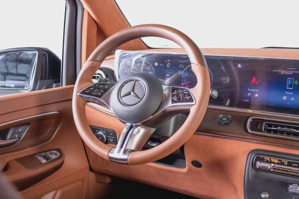 Brand New Mercedes Benz V300-GCC-VIP Upgrades-Exclusive Transportation-Mercedes Warranty till 2027