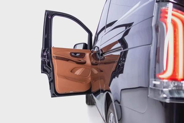 Brand New Mercedes Benz V300-GCC-VIP Upgrades-Exclusive Transportation-Mercedes Warranty till 2027