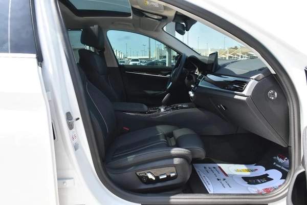 520i RWD 2023 | WHITE