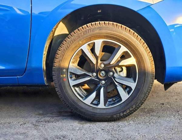 Suzuki Swift GLX / 1.2L PETROL V3 A/T/ PUSH START / REAR PARKING SENSOR / REAR CAMERA (CODE # SGLX)
