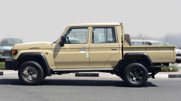 Toyota Land Cruiser Pick Up DC 2.8AT diesel