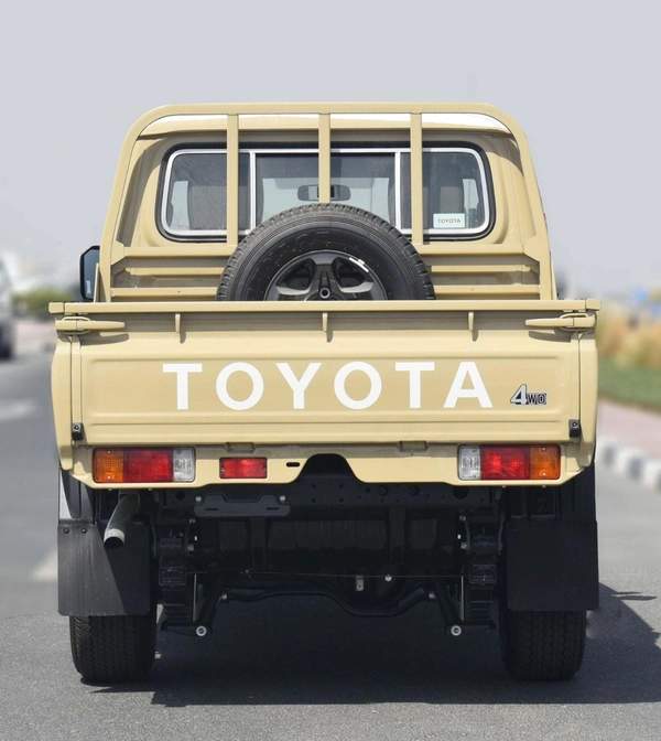 Toyota Land Cruiser Pick Up DC 2.8AT diesel