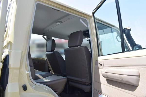 Toyota Land Cruiser Pick Up DC 2.8AT diesel