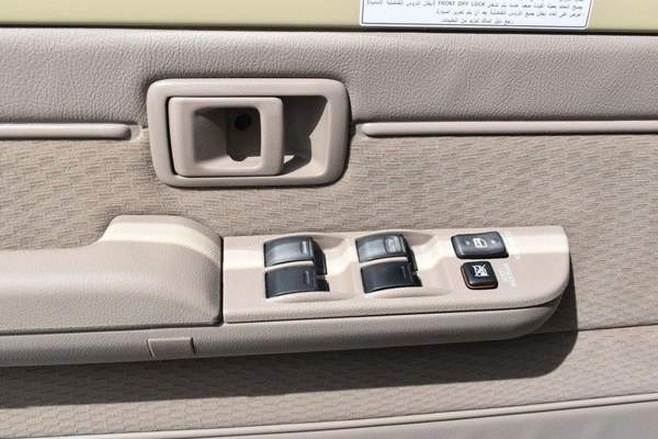 Toyota Land Cruiser Pick Up DC 2.8AT diesel