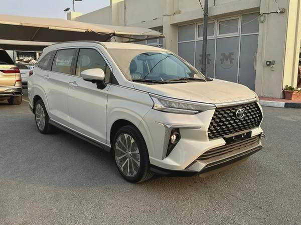 2025 Toyota Veloz GX - GCC Specs - Brand New