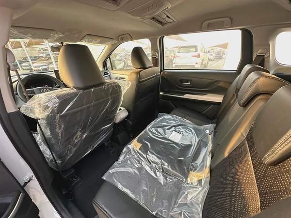 2025 Toyota Veloz GX - GCC Specs - Brand New