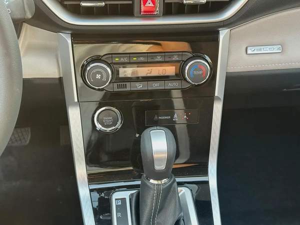 2025 Toyota Veloz GX - GCC Specs - Brand New