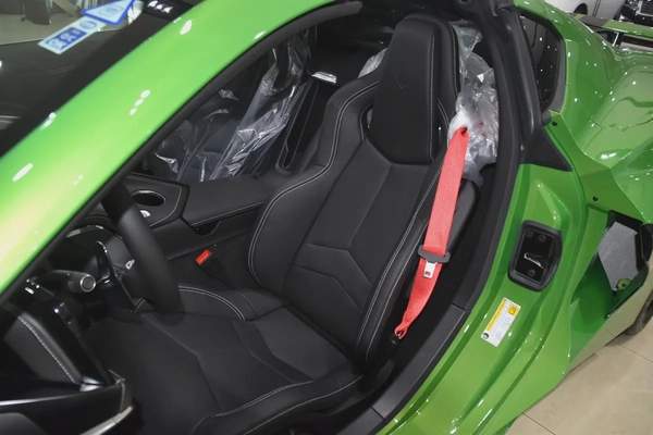 2026 ll Chevrolet Corvette Stingray LT2 ll Gcc ll Warranty And Service Contract ll 0km