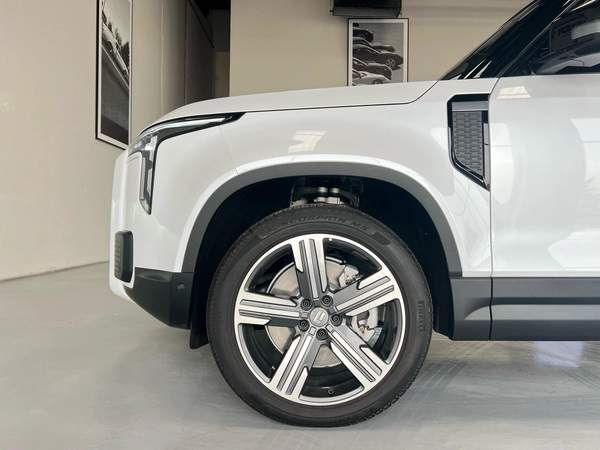 ROX 01 VIP Luxury 6-Seater 2024